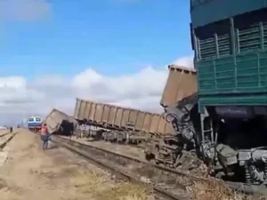 Поезд в Улытау избежал удара