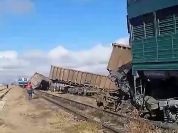 Поезд в Улытау избежал удара