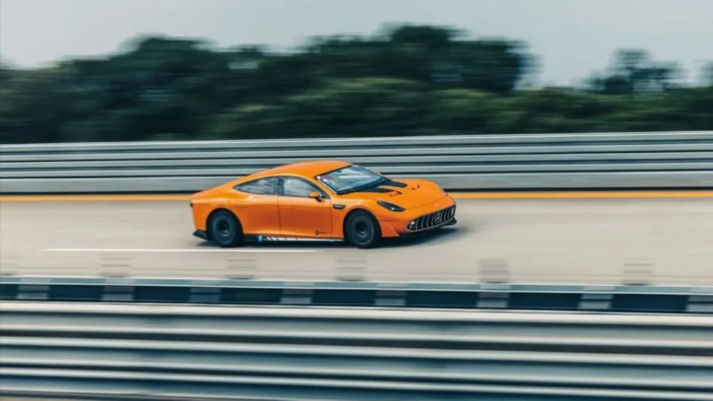 Mercedes-AMG GT XX на треке Нардо