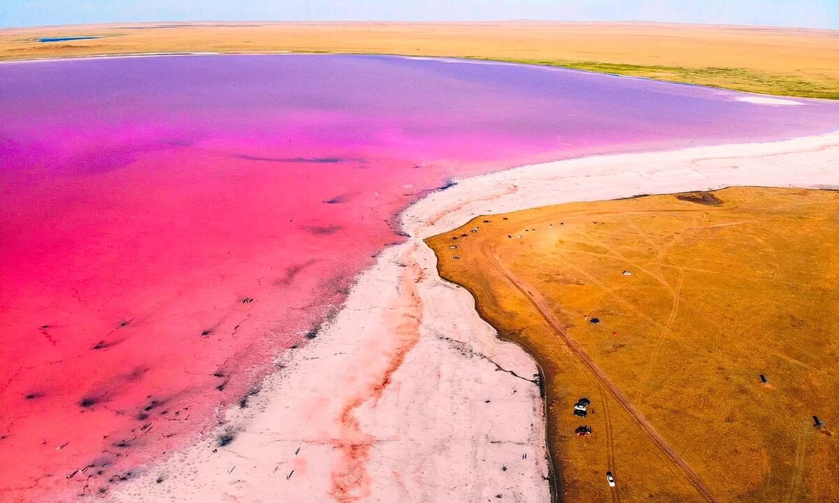 Розовое озеро Кобейтуз: природная жемчужина Казахстана