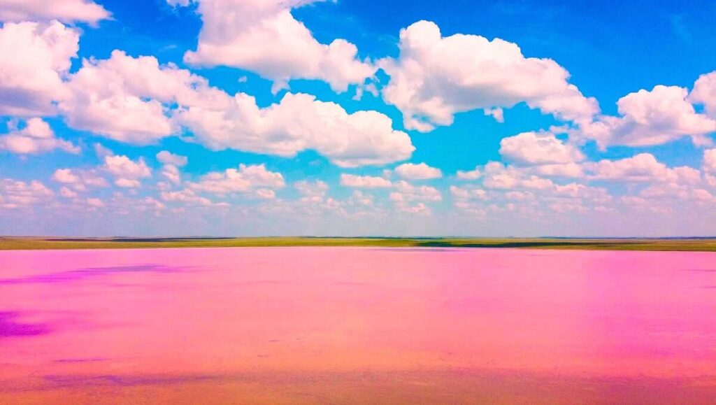 Розовое озеро Кобейтуз: природная жемчужина Казахстана