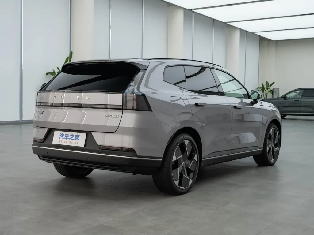 Volvo XC70: новый гибридный кросс