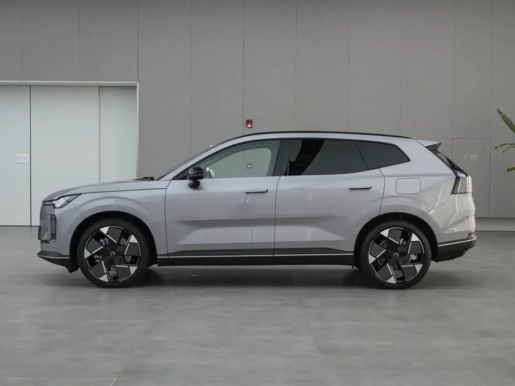 Volvo XC70: новый гибридный кросс