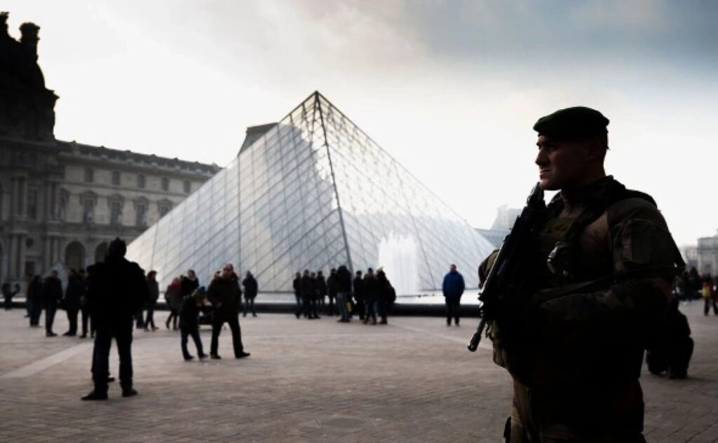 Дерзкий налёт на Лувр