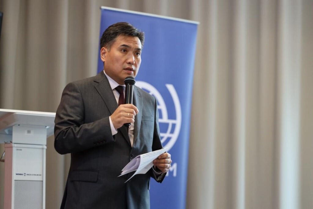 Минтруда РК зарплата 288 тыс. тенге покрывает базовые нужды