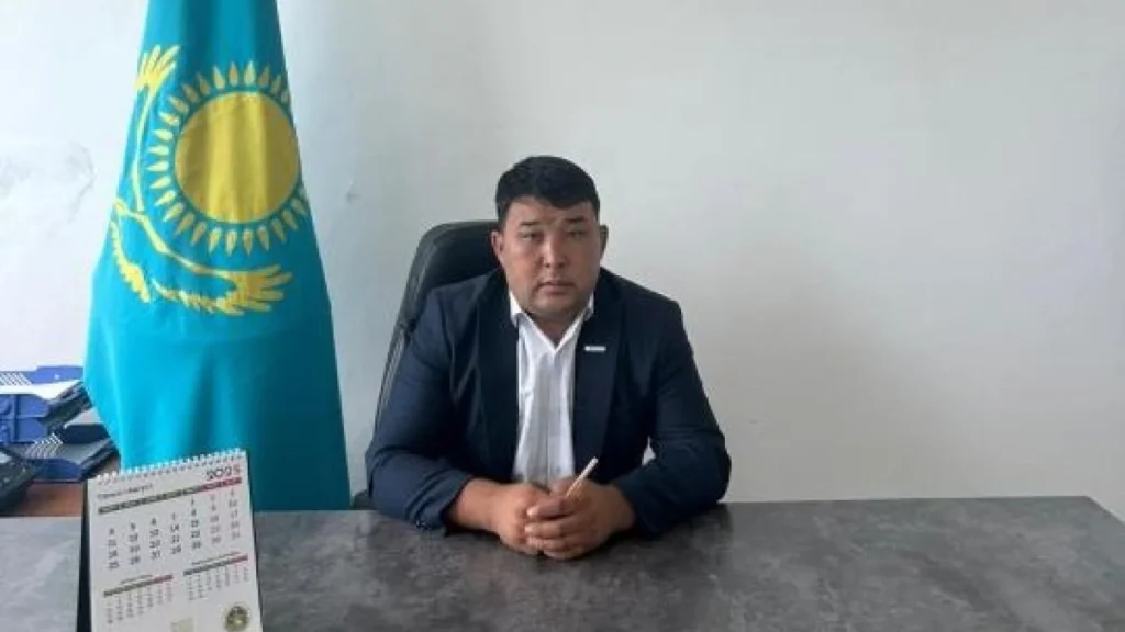 аким Толеухан обматерил жителей на приёме