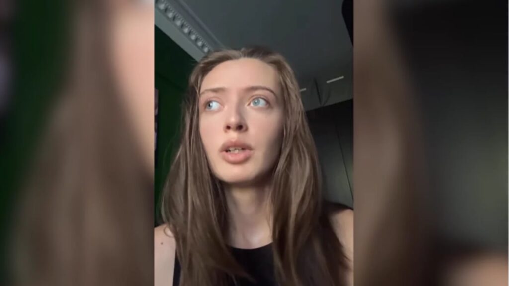 Алика Мухамадиева на суде в Караганде