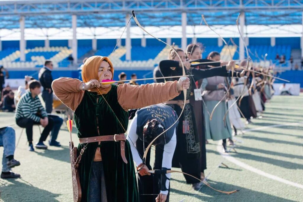 В Жылыойе стартовал республиканский турнир по стрельбе из лука