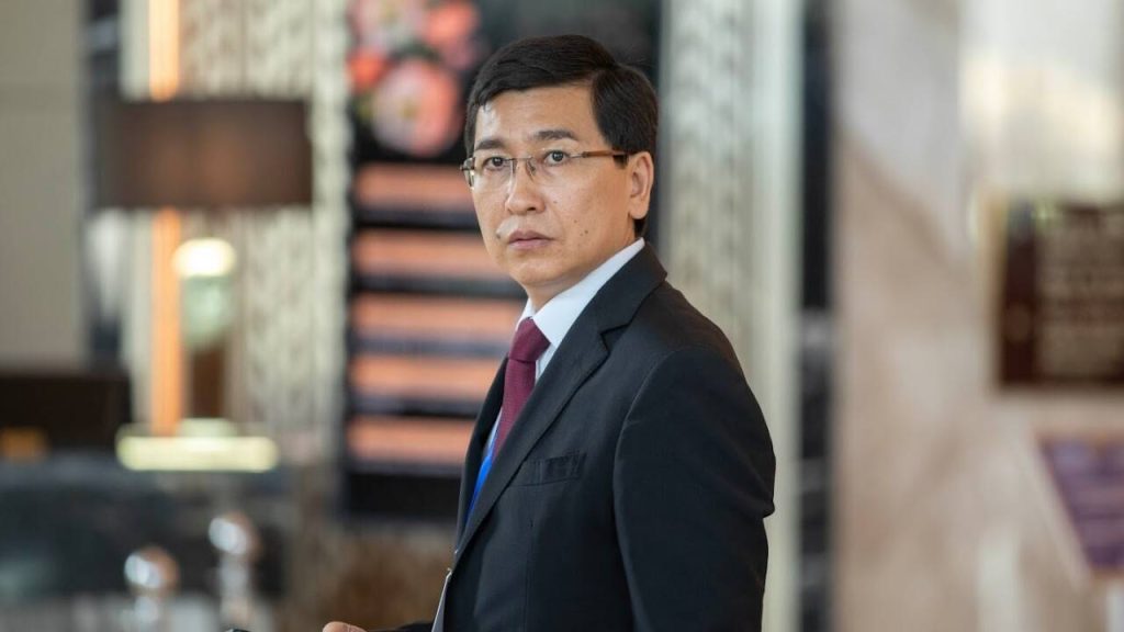 В Мажилисе предложили устранить разрыв в зарплатах