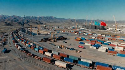 Казахстан строит пять трансграничных хабов