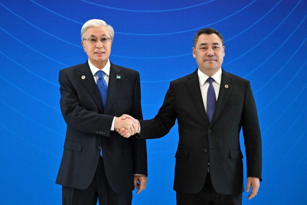 Токаев прибыл в «Ынтымак Ордо» в Бишкеке