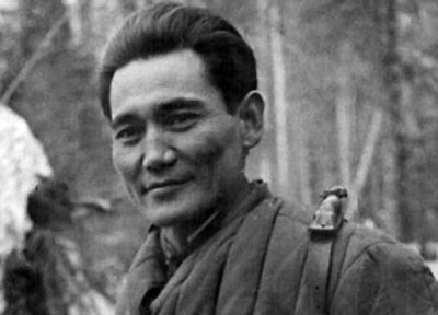 Токаев присвоил Бауыржану Момышулы звание «Халық қаһарманы»