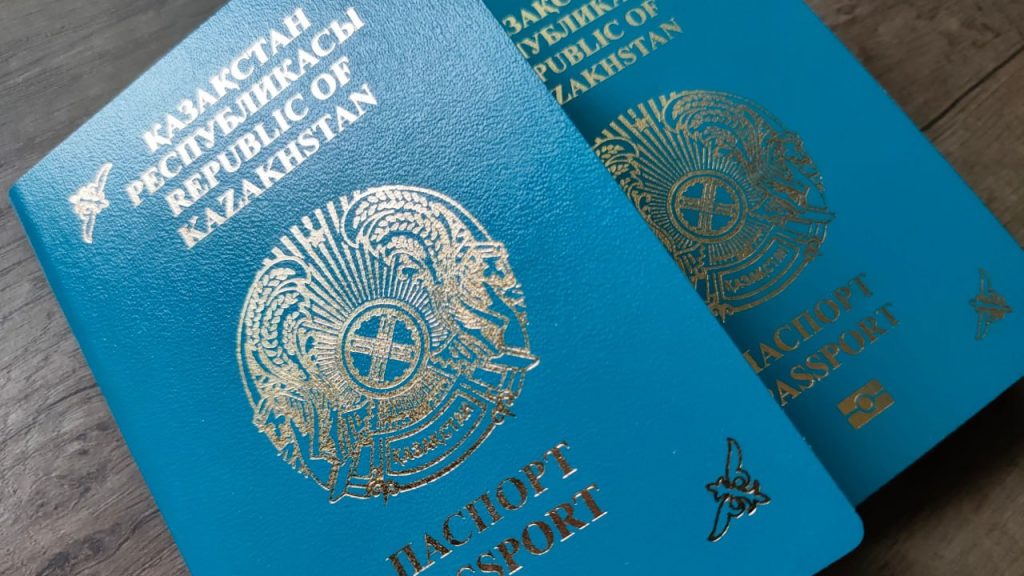 Проект Конституции закрепляет единое и равное гражданство.