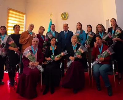 В Атырау 69 многодетных матерей получили государственные награды