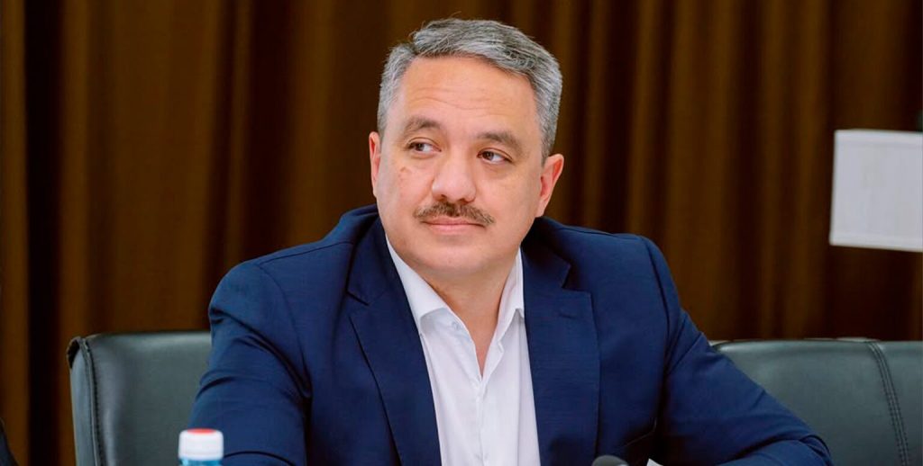 Казахстанцы продолжают активно копить на депозитах