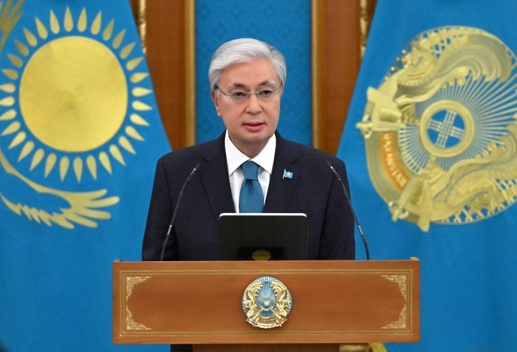 Токаев поздравил женщин Казахстана с 8 Марта